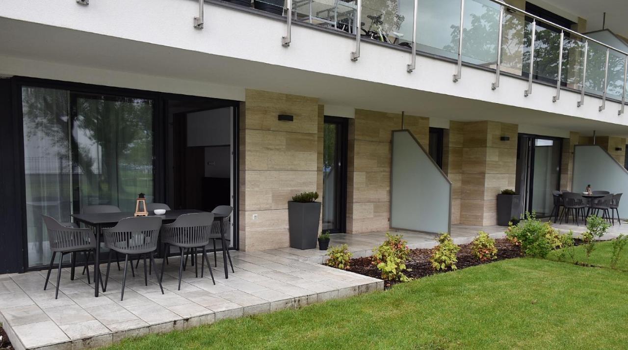 Limerence Apartments Siófok Exteriör bild