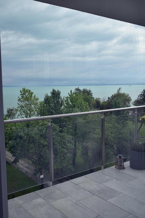 Limerence Apartments Siófok Exteriör bild